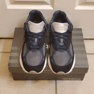 New Balance 990V3